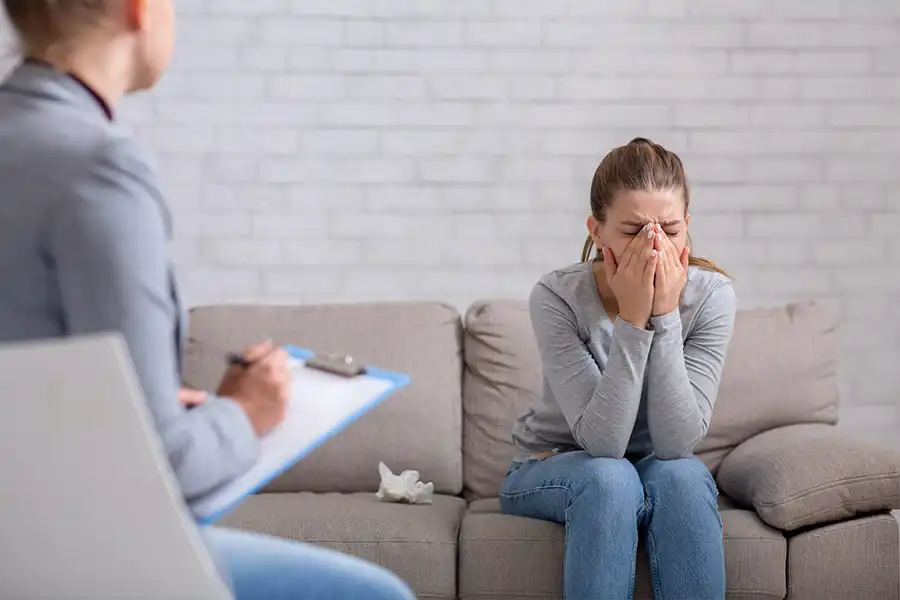 چه زمانی به روانپزشک مراجعه کنیم؟